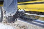 Luverne 583114-570929 Running Boards, Powdercoated Silver, Aluminum, 97.4 in. Bed, Extended Cab Pickup, O-Mega II 6 in. Series - Image 4